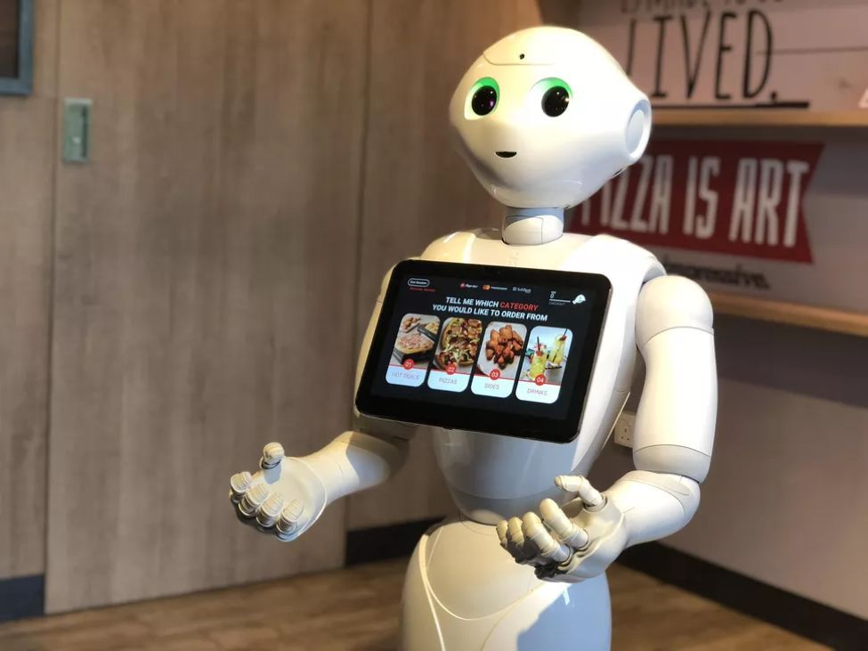 L'utilisation d'une machine automatique dans un magasin de petit-déjeuner civil